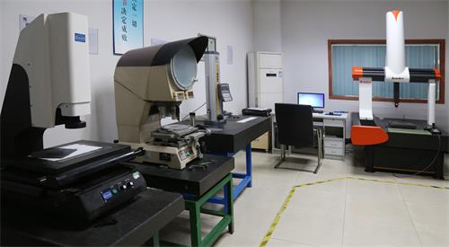 精密模具加工【品質(zhì)檢測室】