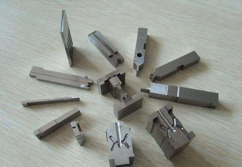 精密模具零件.jpg 精密模具零件.jpg