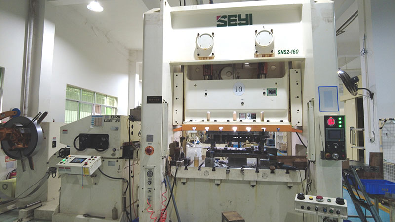 六田精密沖壓設(shè)備細(xì)節(jié)展示